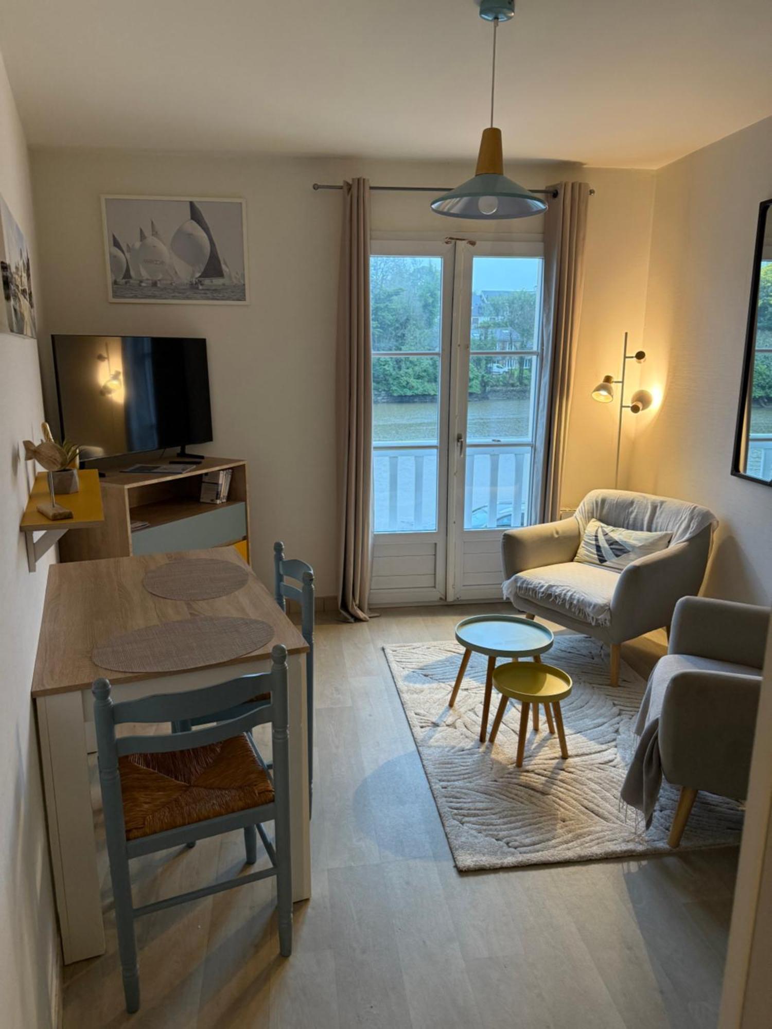 Appartement T2 Vue Sur La Riviere Avec Garage Privatif - Port De Saint-Goustan Оре Екстериор снимка